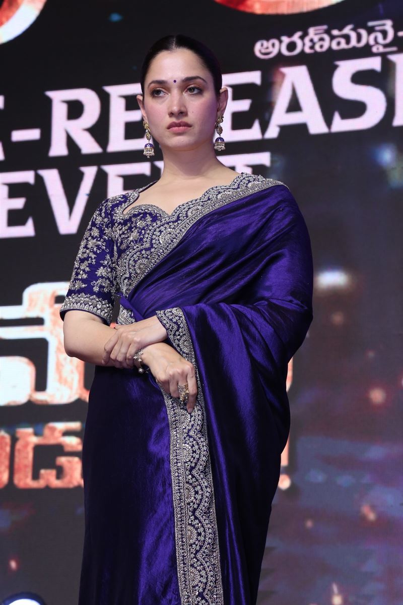 Telugu Girl Tamannaah Bhatia In Blue Saree